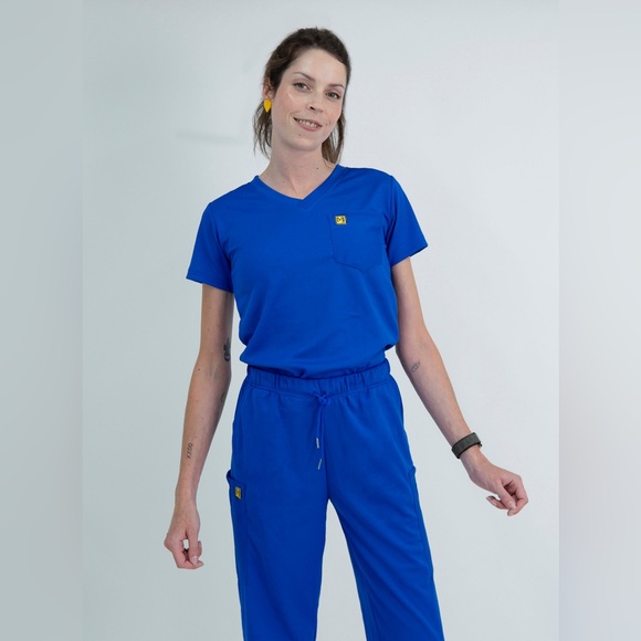EXTRA SMALL Size Drifit Top and Jogger Scrub Set - Picture 8 of 13